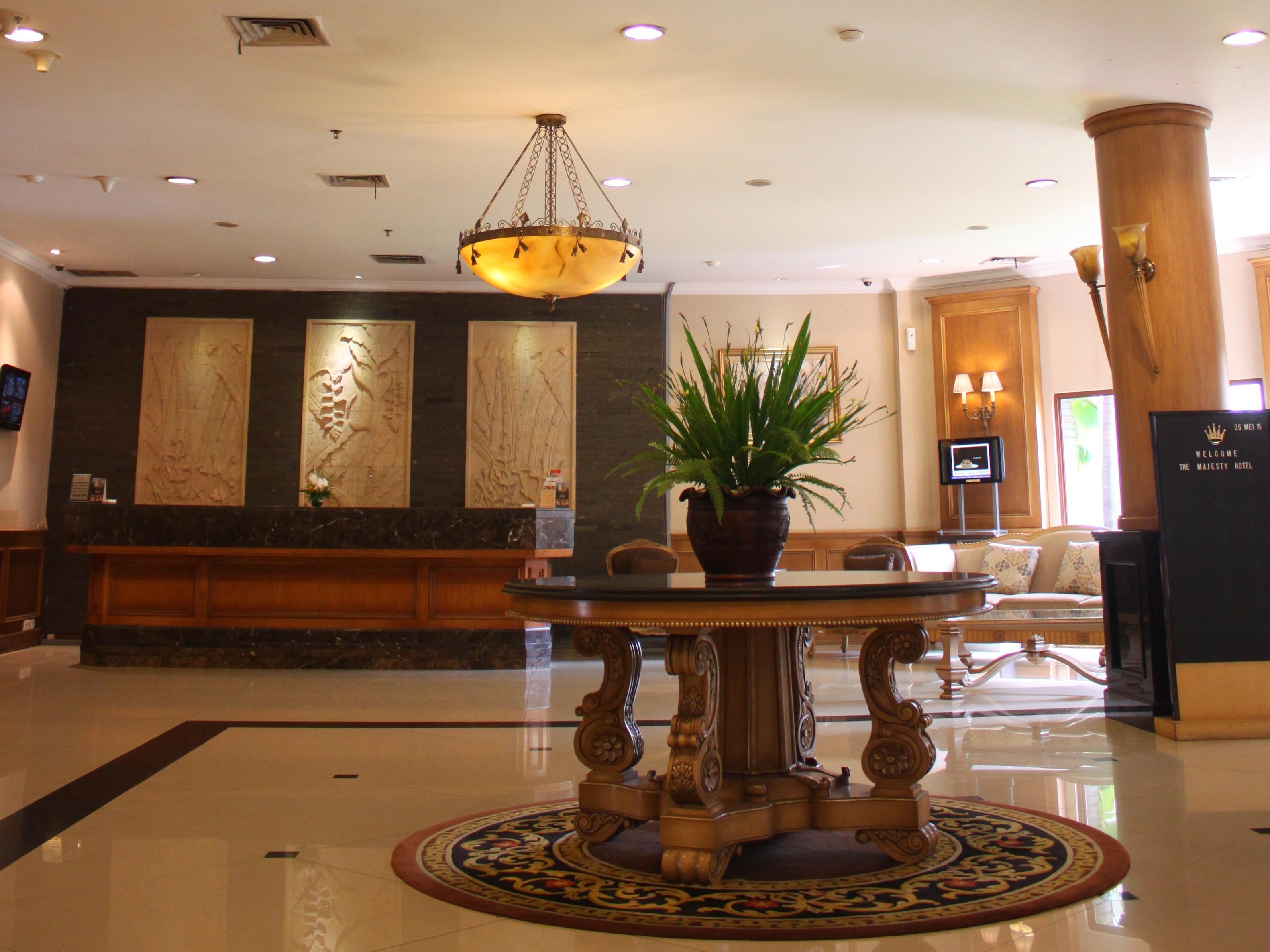 The Majesty Hotel Bandung Exterior photo