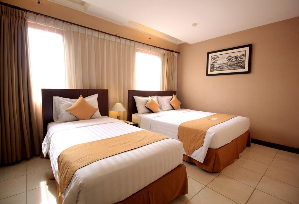 The Majesty Hotel Bandung Exterior photo